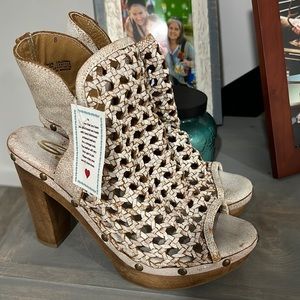 Sbicca Vintage Collection Leather Heels